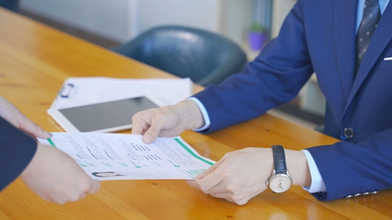 面试必备:如何打造一份打动HR的完美简历?揭秘简历撰写技巧,助你一击即中!(图1) 面试必备:如何打造一份打动HR的完美简历?揭秘简历撰写技巧,助你一击即中!(图1)